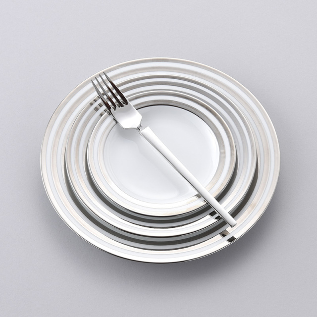 水晶彫　丹心窯　丹心　波佐見焼　水晶　うつわ　テーブルウェア　テーブルコーディネート