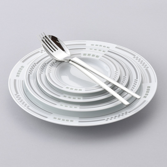 水晶彫　丹心窯　丹心　波佐見焼　水晶　うつわ　テーブルウェア　テーブルコーディネート