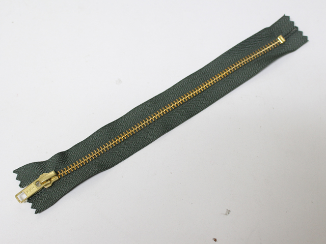 ＹＫＫミリタリーカラー金ファスナー（ＯＤ　２０ｃｍ）【処分品】
