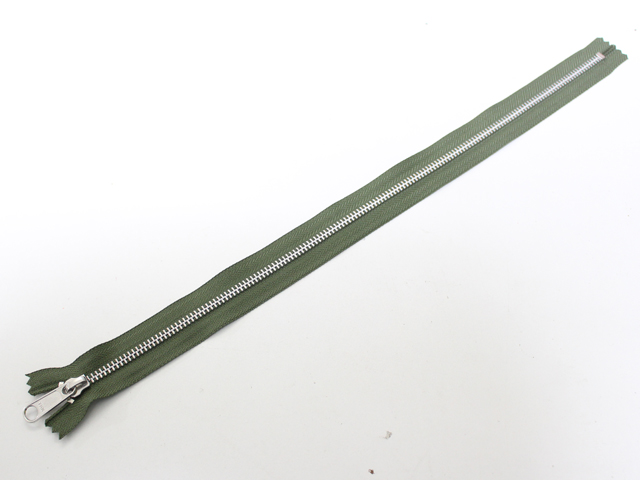 ＹＫＫミリタリーカラー銀ファスナー（ＯＤ　４０ｃｍ）【処分品】