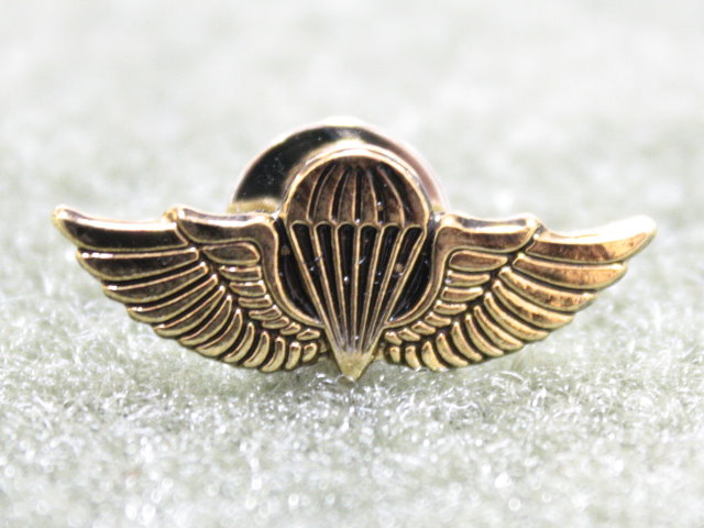 陸上自衛隊空挺徽章ピンバッチ【ゆうパケット可】