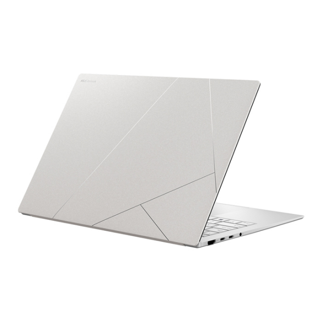 ASUS Zenbook S 14 インチ シルバー