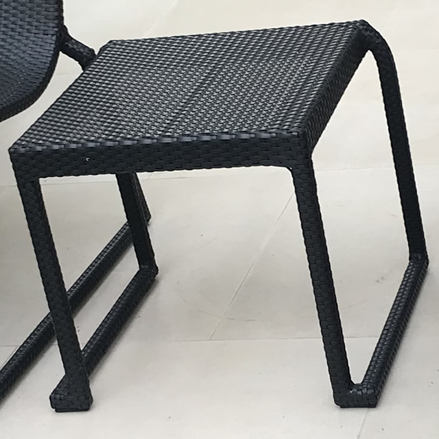 新品即納】 シンプリシティ ブラックラタンのデザインラウンジチェアー