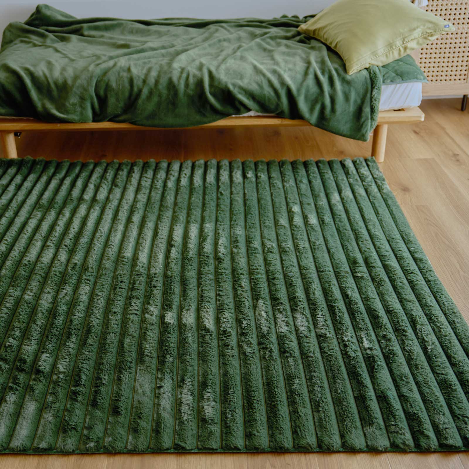 Curume（クルミー）ふわふわラビットファー調ラグ