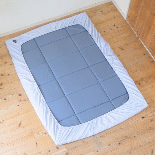 1372