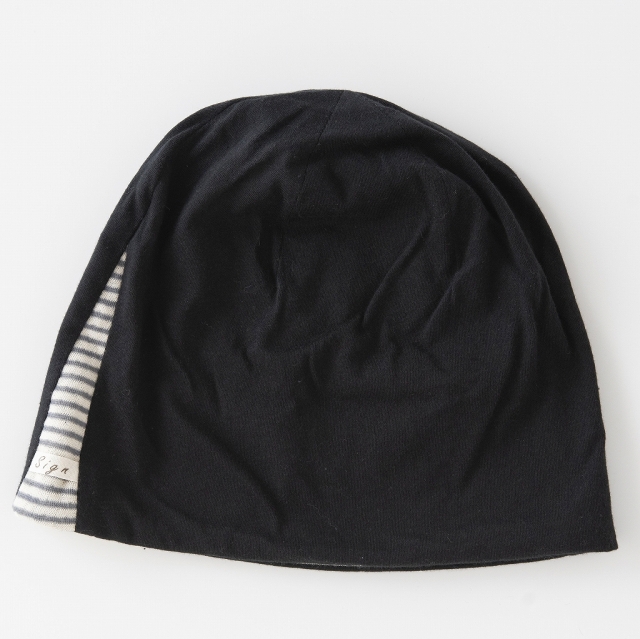 医療用帽子　真っ黒横しま帽子　置き撮り写真　2021　tendre　オーガニックコットン