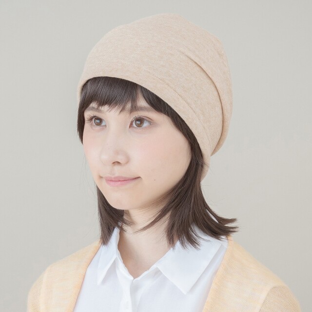 医療用帽子　ウィッグ　帽子ウィッグ　前髪有り　帽子着用　イメージ写真写真　ミディアムヘア　ｗ01