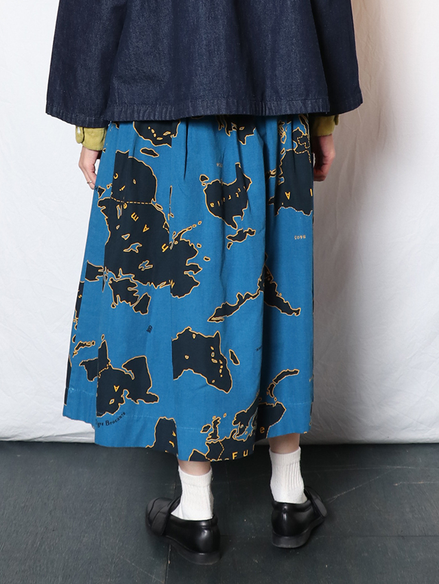 BERRY JACQUARD BELT SKIRT (グレー)（アーミーマップグログラン  