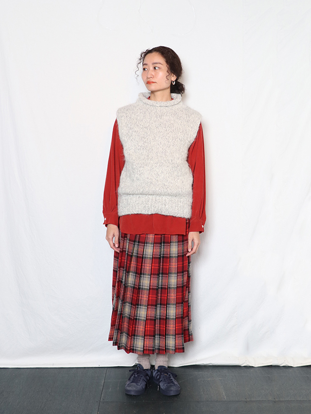 ヘザーハイネックニットベスト TIGRE BROCANTE