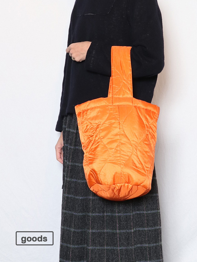 ナイロンキルトバケツバッグ
