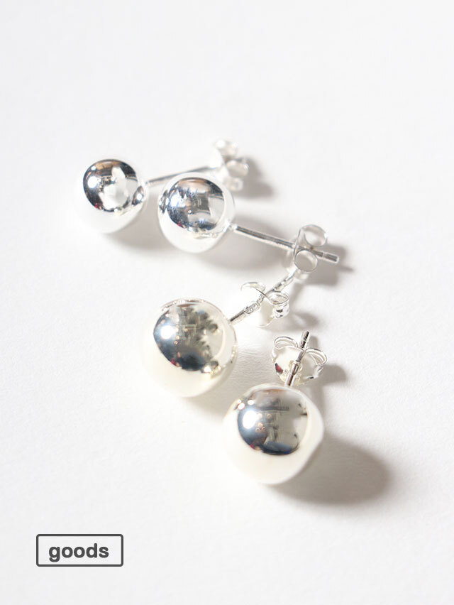 シルバーボールピアス