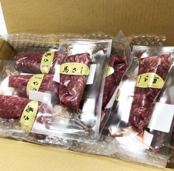 1人前パック　中霜降り馬刺し　【業務用１ｋｇ】　
