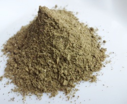 33種の野草と醗酵フルーツ粉末 150g　無添加　国産　ペット用　Diara ディアラ