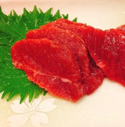 馬刺しロース（55ｇ～70ｇ）1人前食べ切りパック