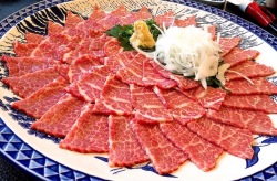 上霜降り馬刺し500ｇ  　タレ3P付　