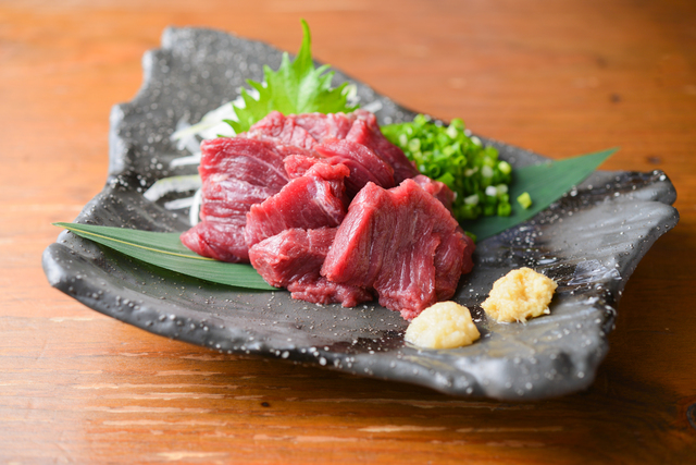 馬刺し 楽天市場】馬刺し ハツ 約100g お試し 肉 グルメ あす楽 ギフト