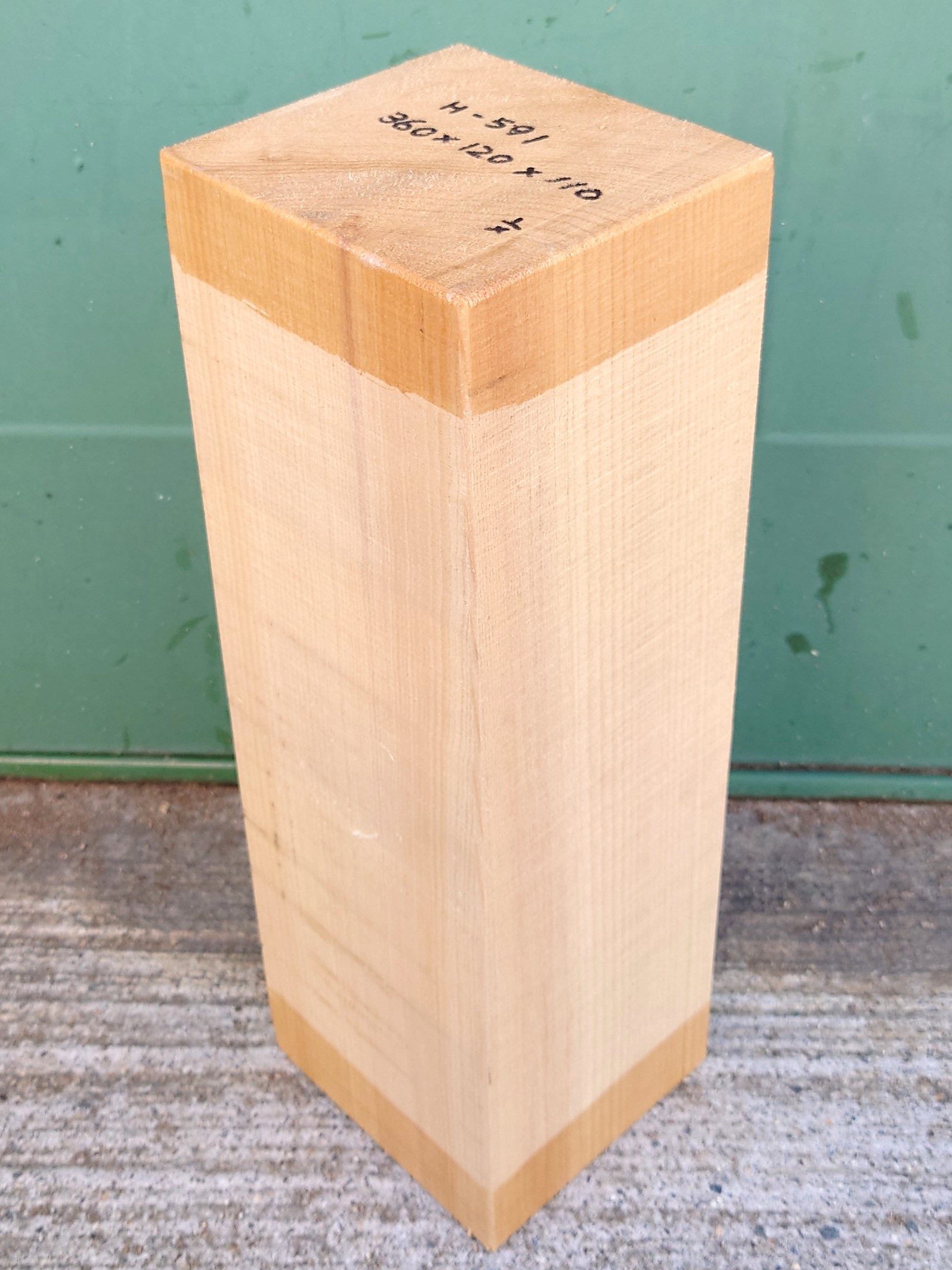 H-591 米桧ベイヒ 檜ヒノキひのき能面 柾目 彫刻用 360×120×110【天然乾燥材】