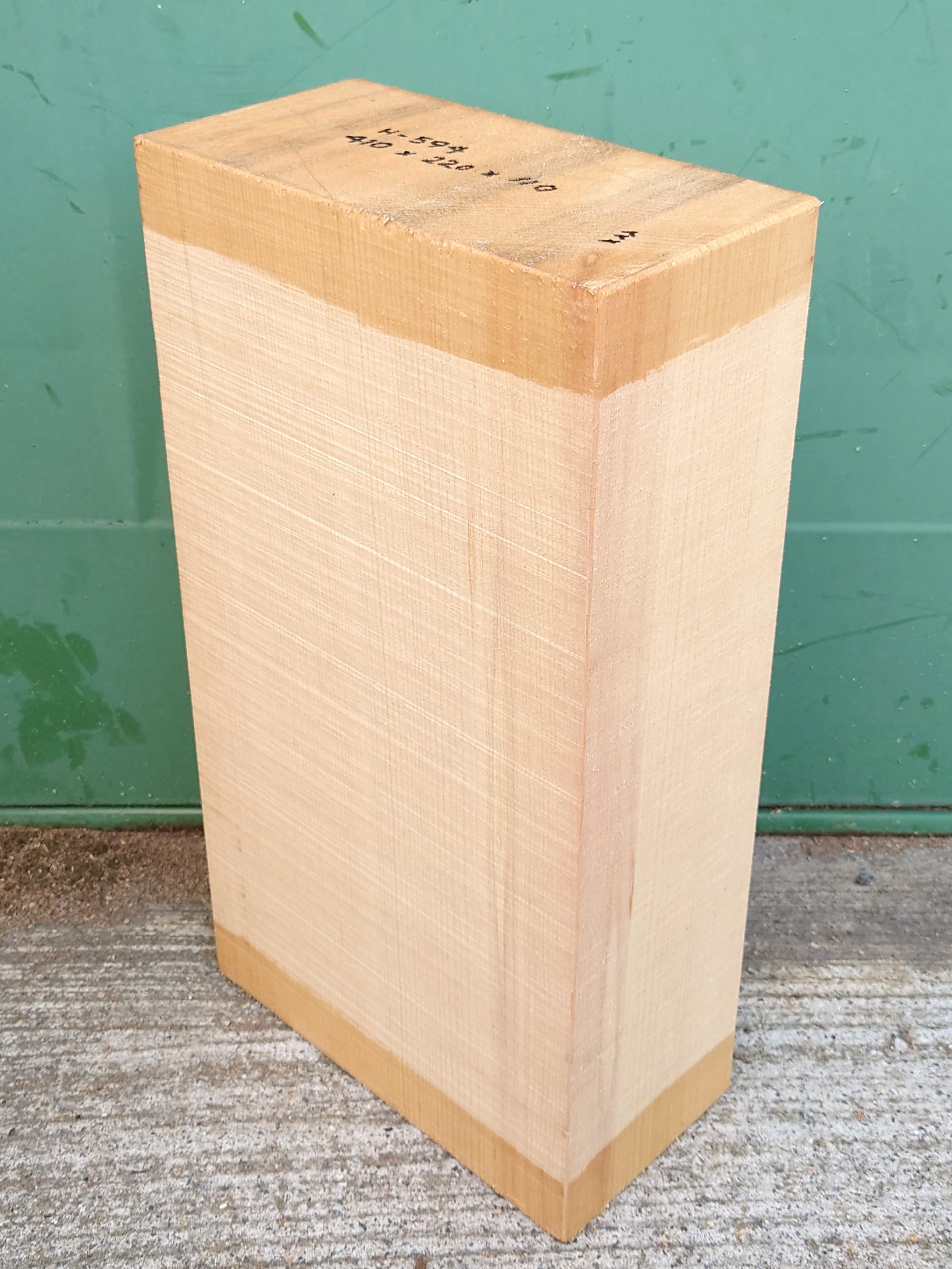 Ｈ-５９７　米桧ベイヒ　檜ヒノキひのき　能面　柾目　彫刻用　４１０×２２０×１１０【天然乾燥材】