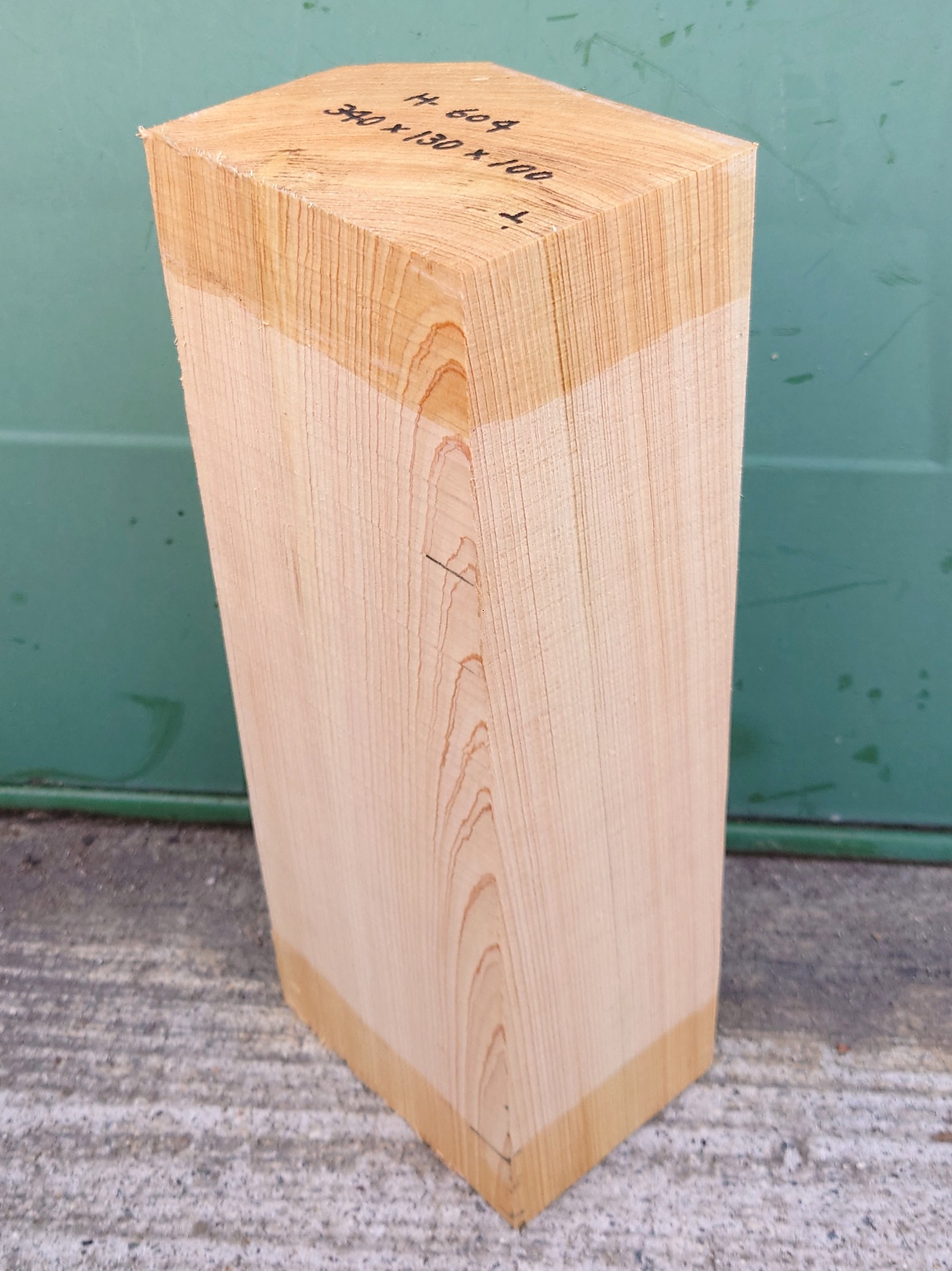 Ｈ-６０４　桧　檜ヒノキひのき　彫刻用　３４０×１３０×１００【天然乾燥材】
