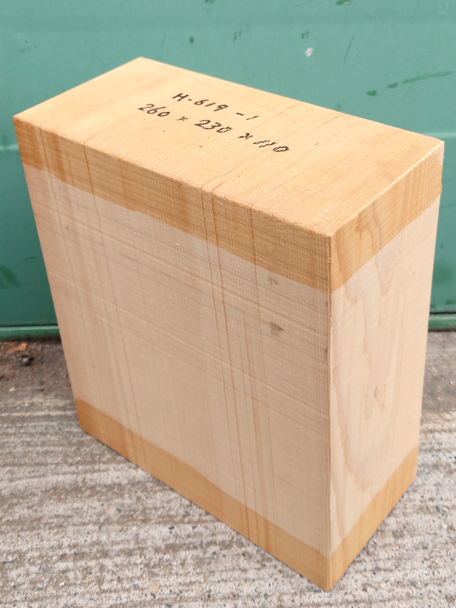 Ｈ-６１９　木曽桧　檜ヒノキひのき　柾目能面　彫刻用　２６０×２３０×１１０【天然乾燥材】