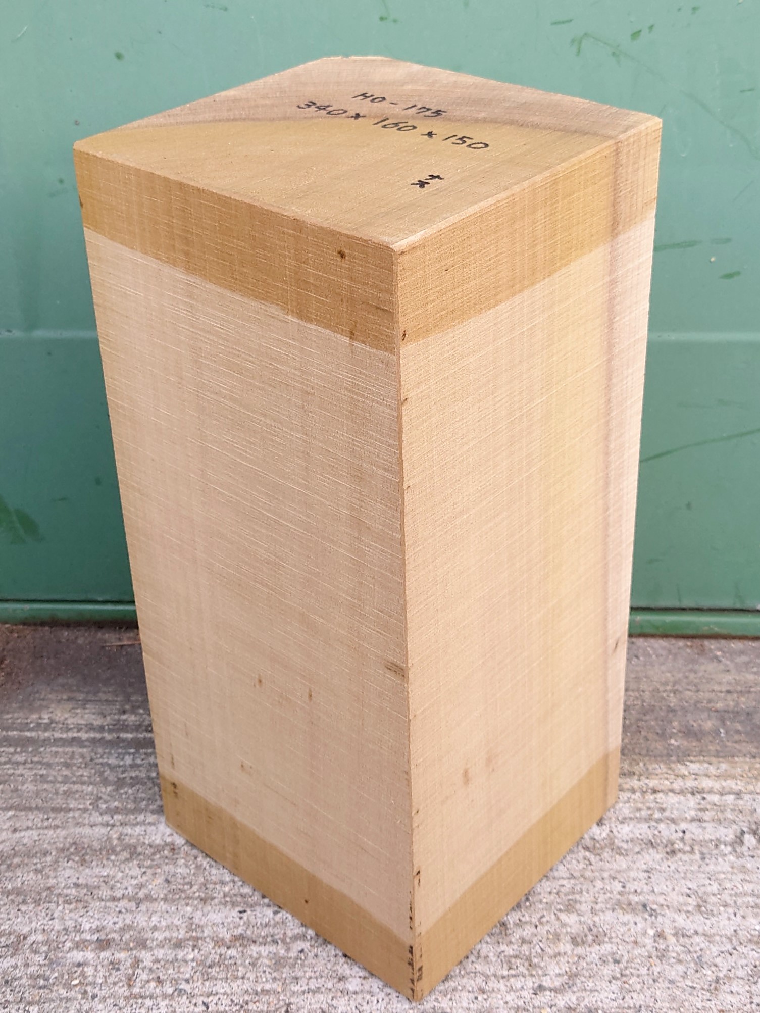 HO-１７５　朴ホウノキほうのき国産　彫刻用材　３４０×１６０×１５０【天然乾燥材】