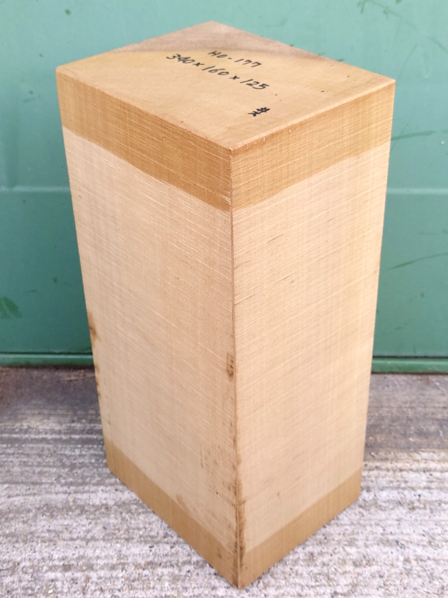 HO-１７７　朴ホウノキほうのき国産　彫刻用材　３４０×１６０×１２５【天然乾燥材】