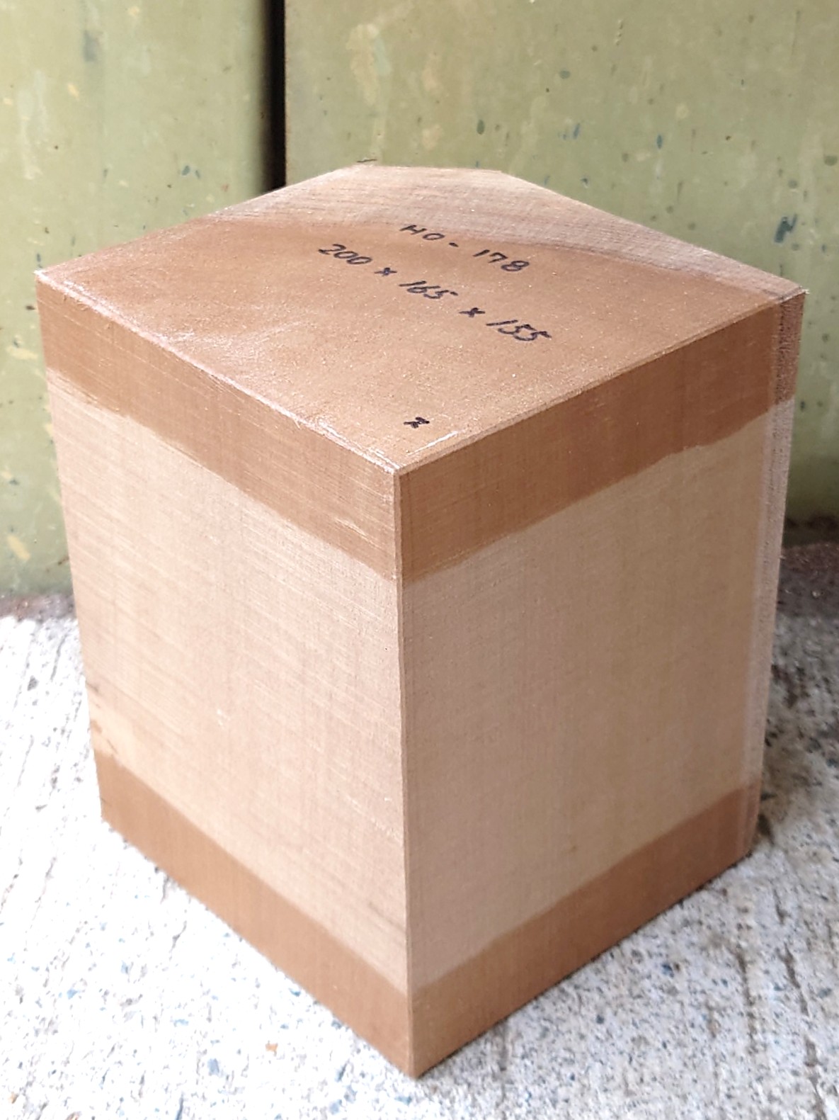 HO-１７８　朴ホウノキほうのき国産　彫刻用材　２００×１６５×１５５【天然乾燥材】