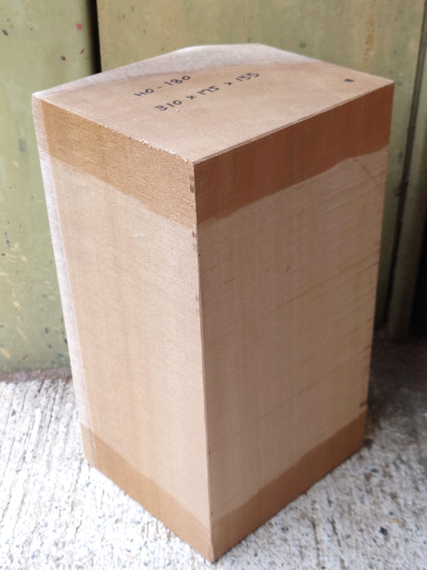 HO-１８０　朴ホウノキほうのき国産　彫刻用材　３１０×１７５×１５５【天然乾燥材】