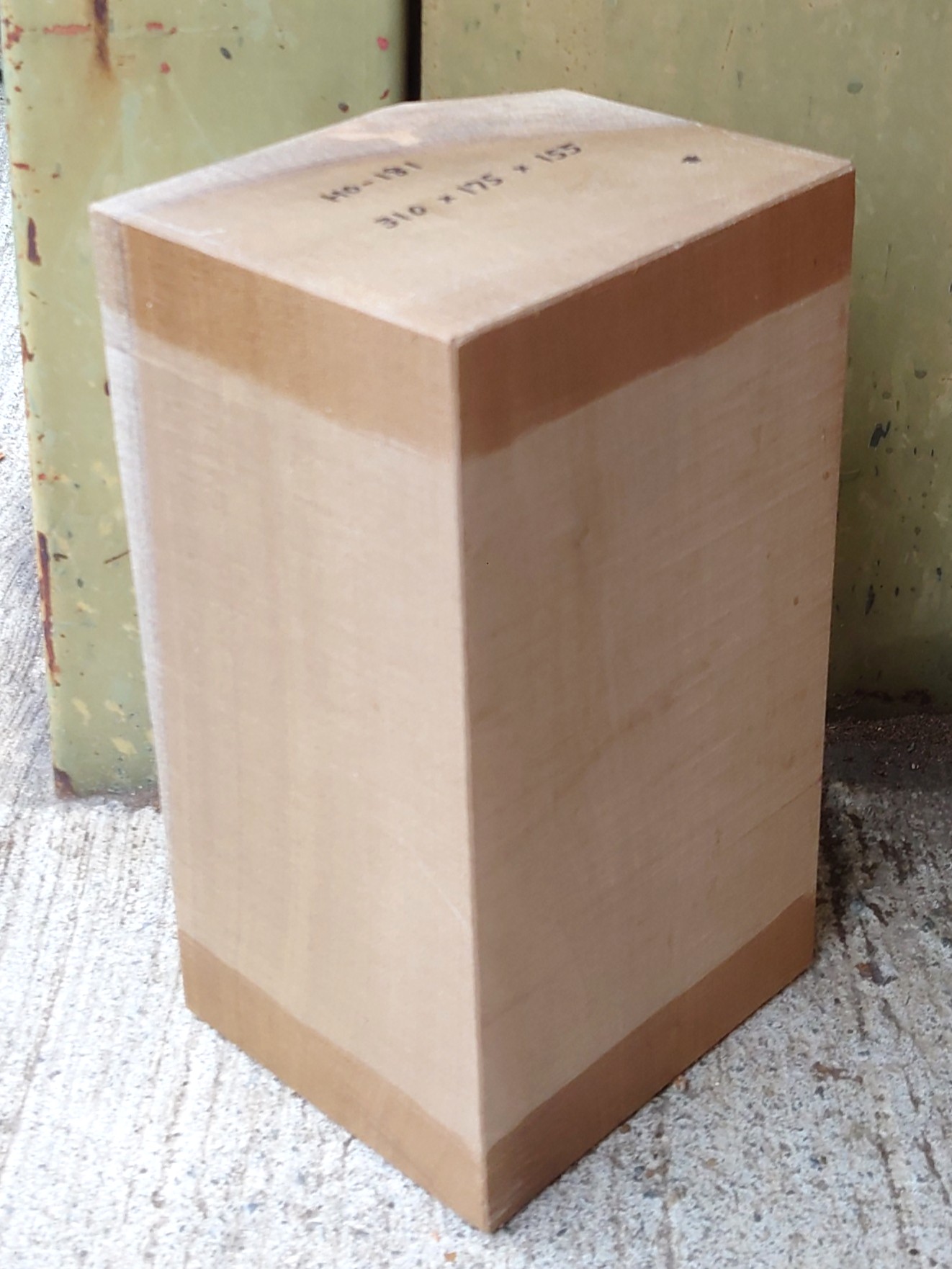 HO-１８１　朴ホウノキほうのき国産　彫刻用材　３１０×１７５×１５５【天然乾燥材】