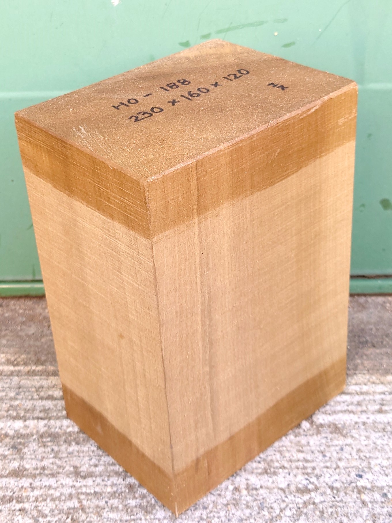 HO-１８８　朴ホウノキほうのき国産　彫刻用材　２３０×１６０×１２０【天然乾燥材】