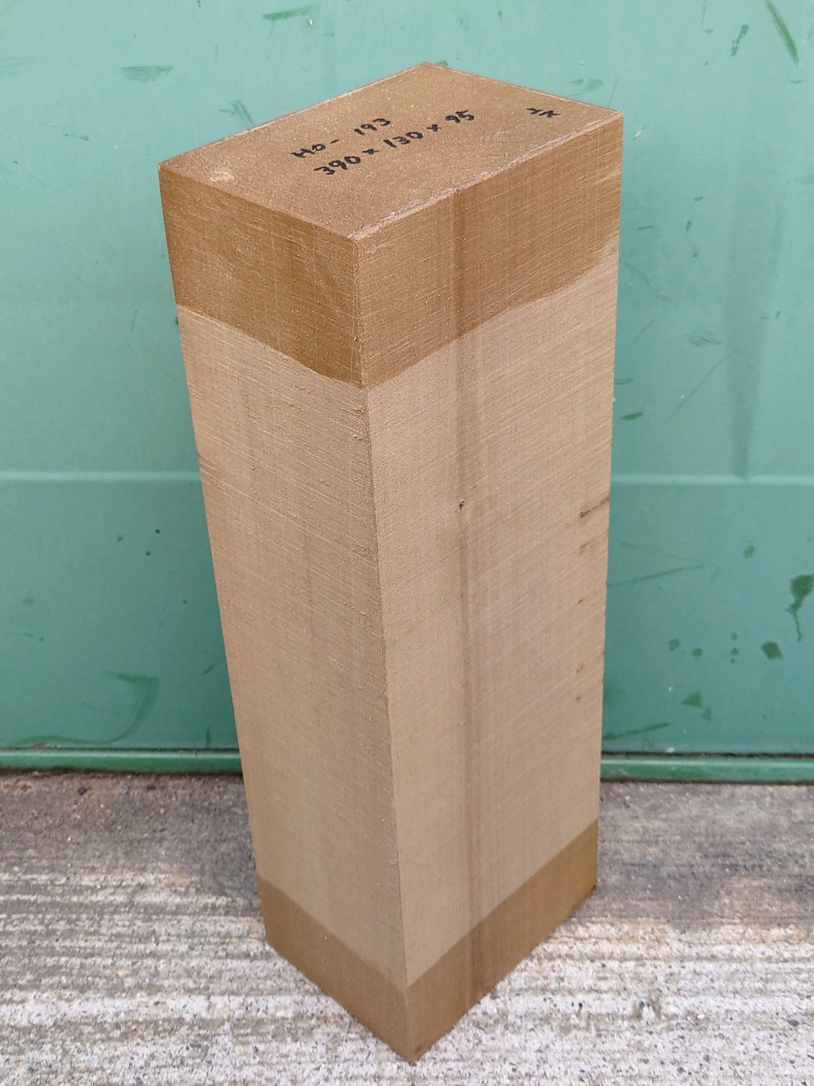 HO-１９３　朴ホウノキほうのき国産　彫刻用材　３９０×１３０×９５【天然乾燥材】