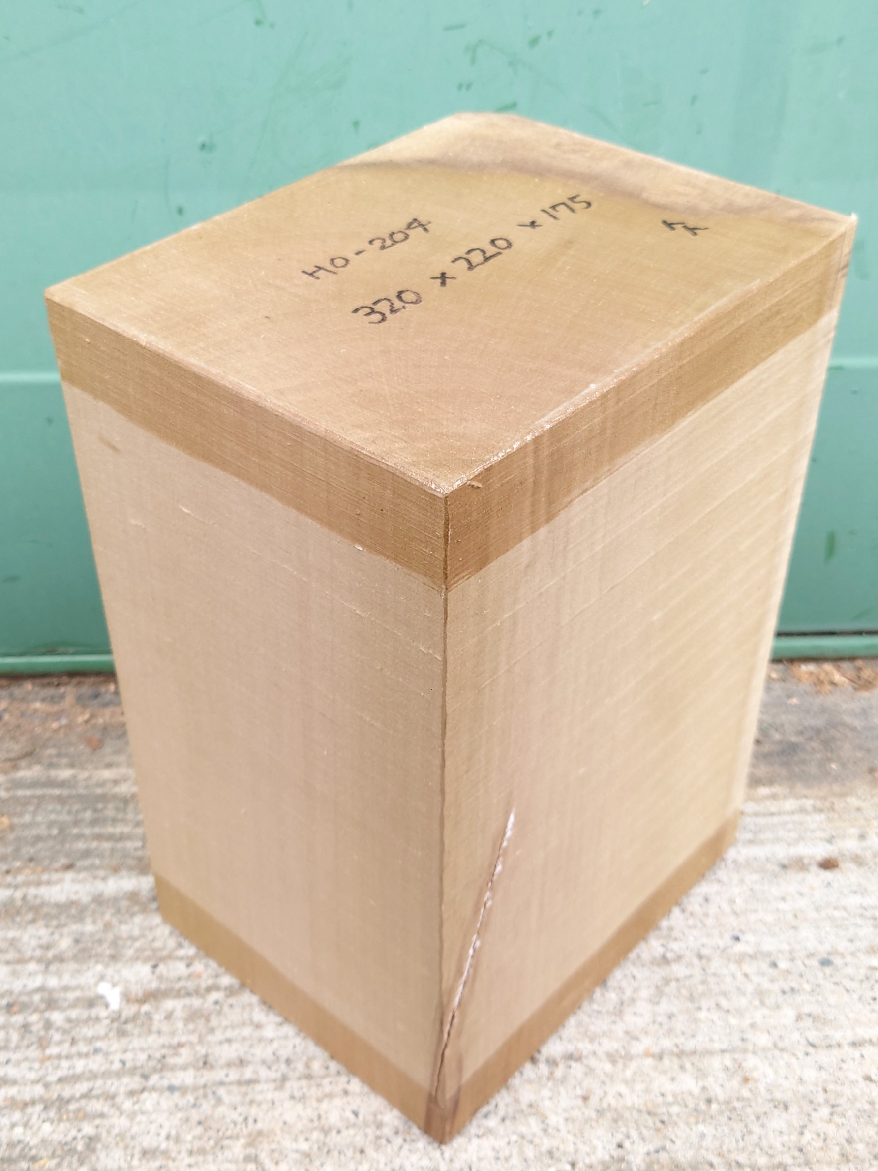 HO-２０４　朴ホウノキほうのき国産　彫刻用材　３２０×２２０×１７５【天然乾燥材】