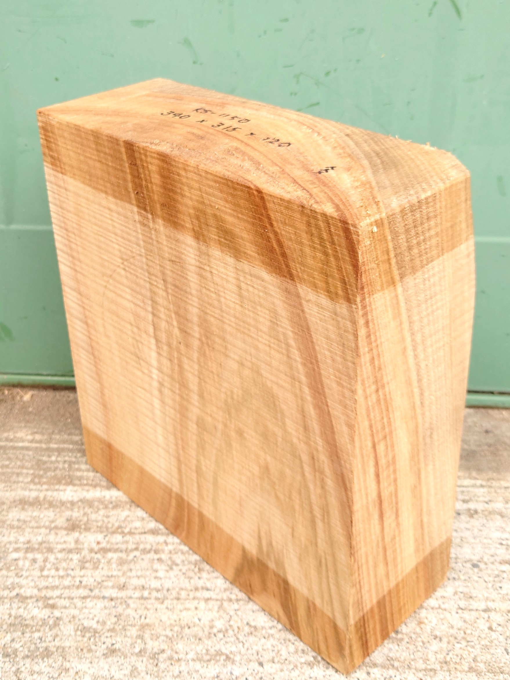 ＫＳ-１１５０　楠くすのきクスノキ　彫刻材　３４０×３１５×１２０