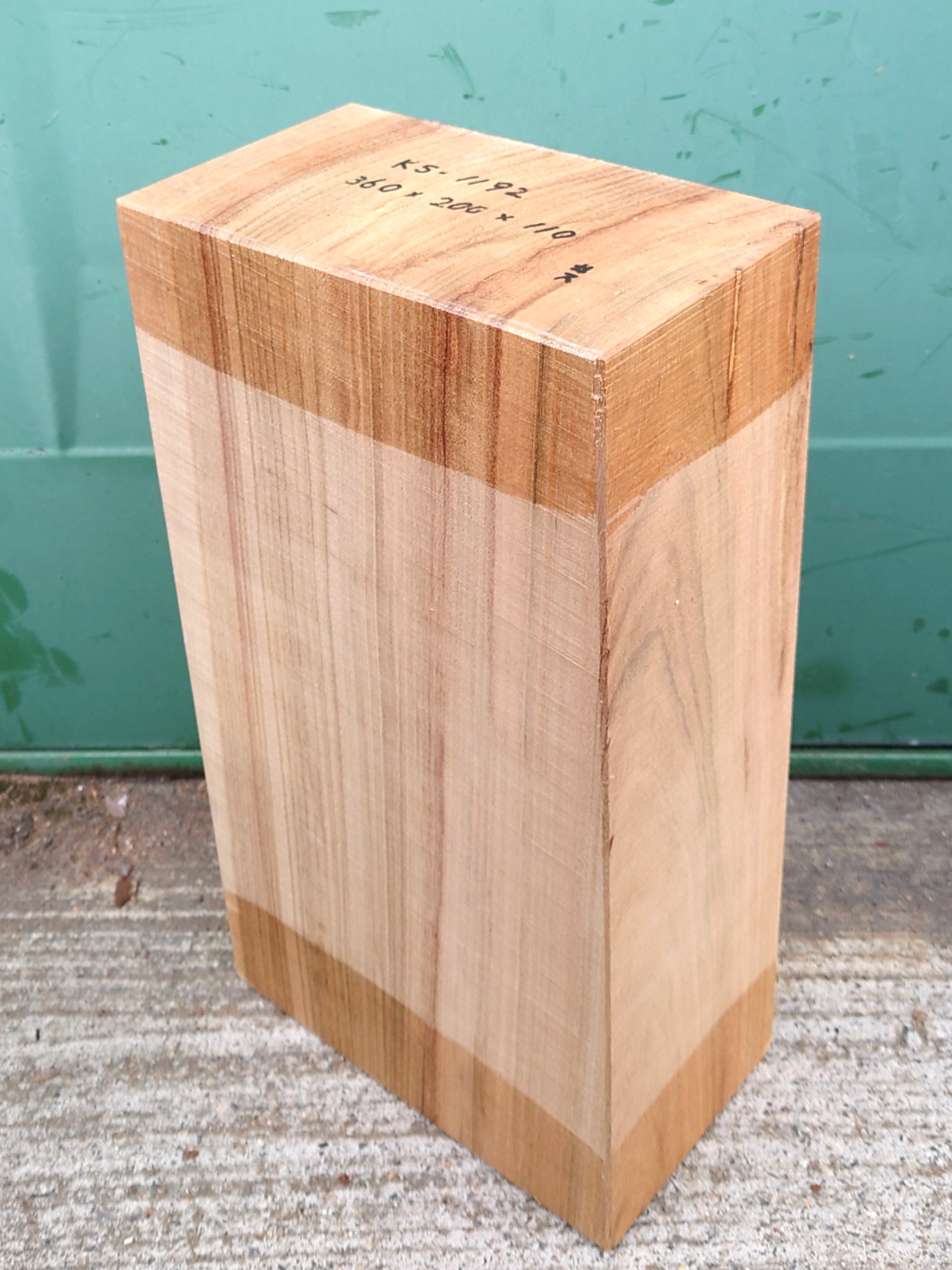 ＫＳ-１１９２　楠くすのきクスノキ　彫刻材　３６０×２００×１１０