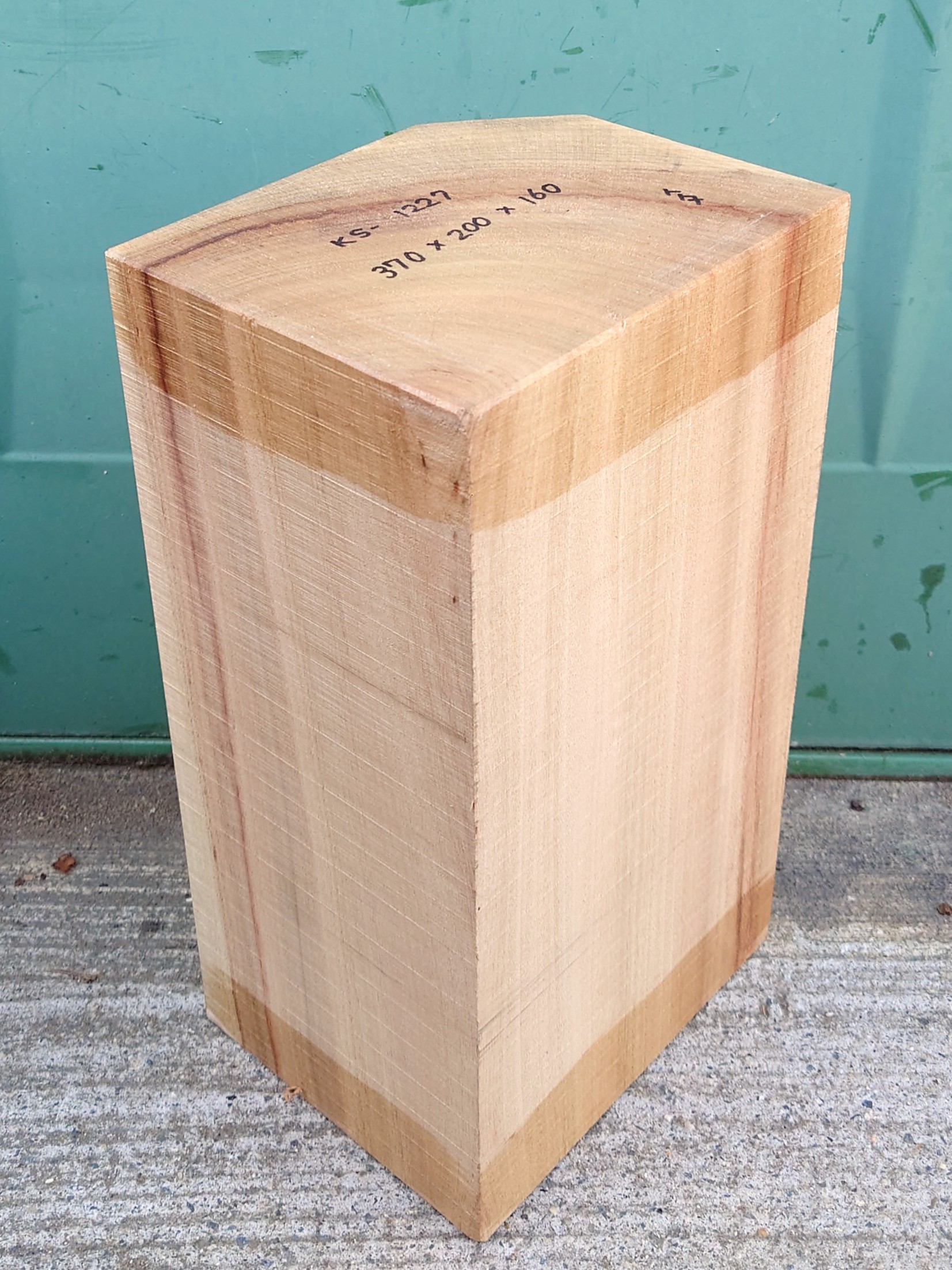 ＫＳ-１２２７　楠くすのきクスノキ　彫刻材　３７０×２００×１６０