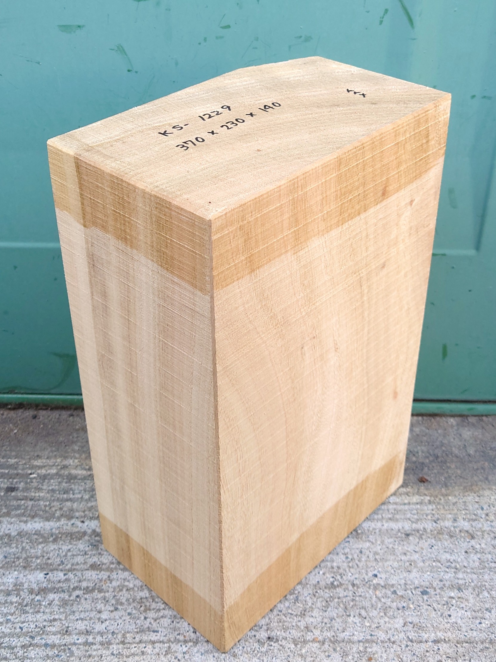 ＫＳ-１２２９　楠くすのきクスノキ　彫刻材　３７０×２３０×１４０