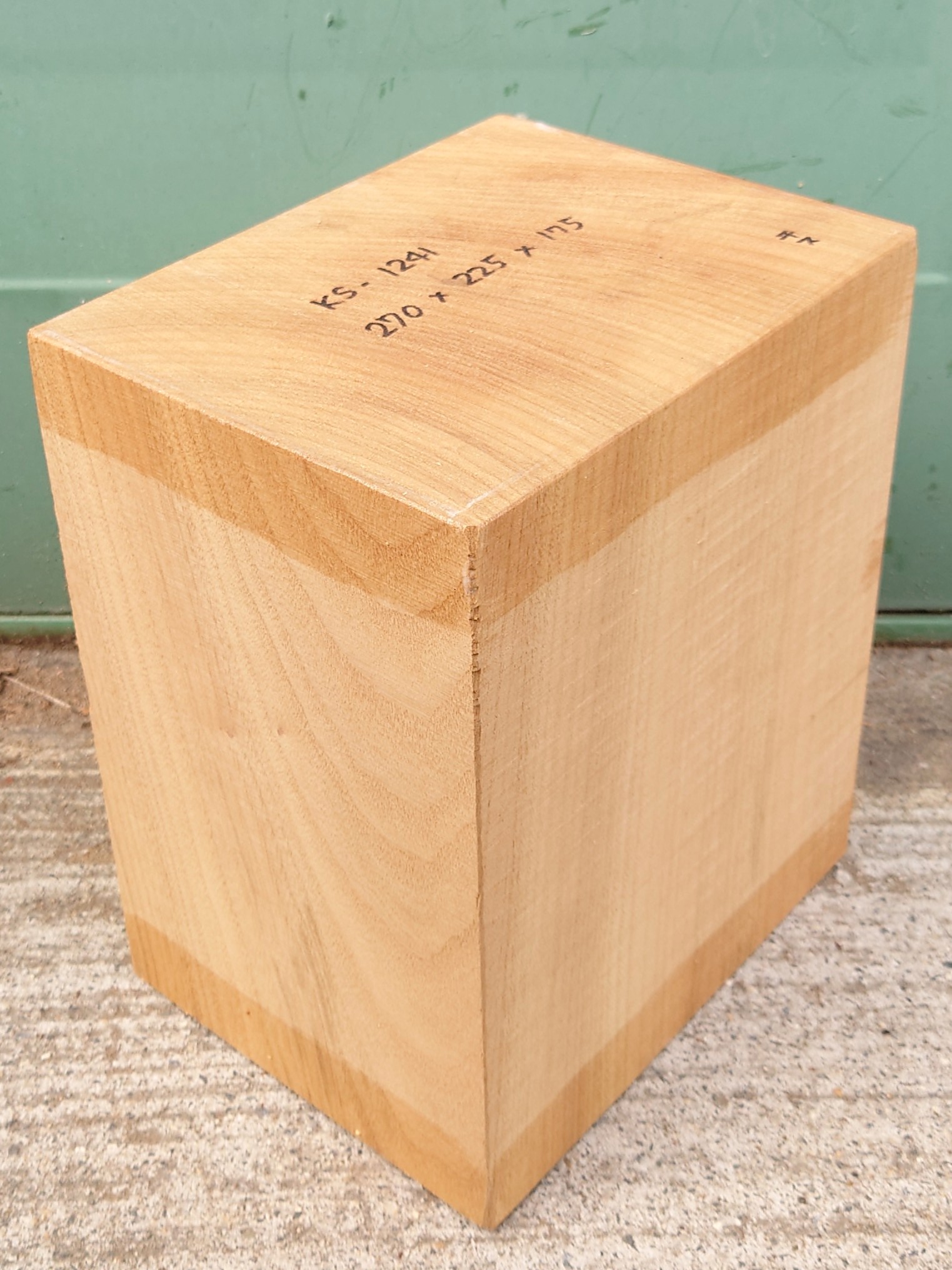 ＫＳ-１２４１　楠くすのきクスノキ　彫刻材　２７０×２２５×１７５