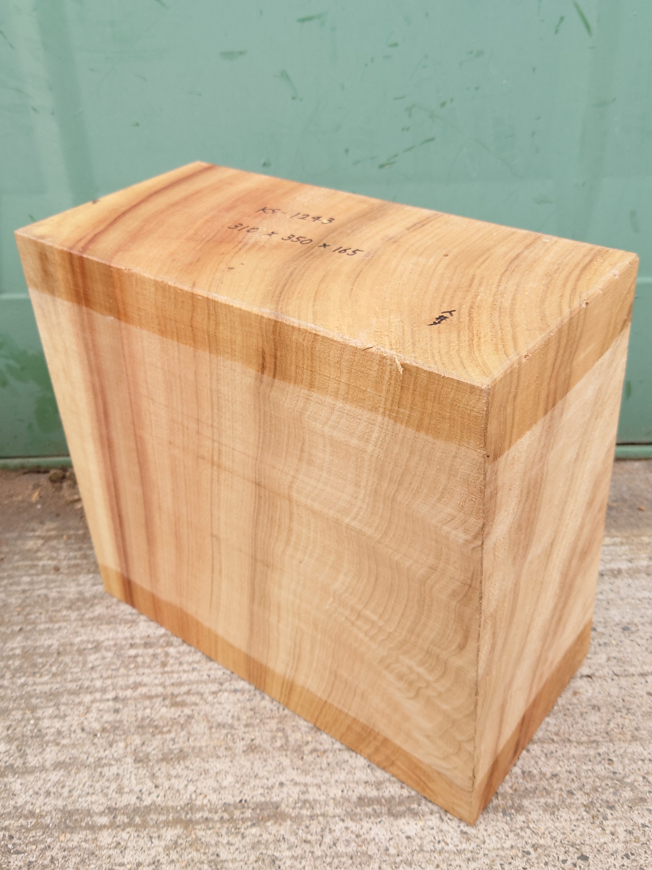 ＫＳ-１２４３　楠くすのきクスノキ　彫刻材　３１０×３５０×１６５