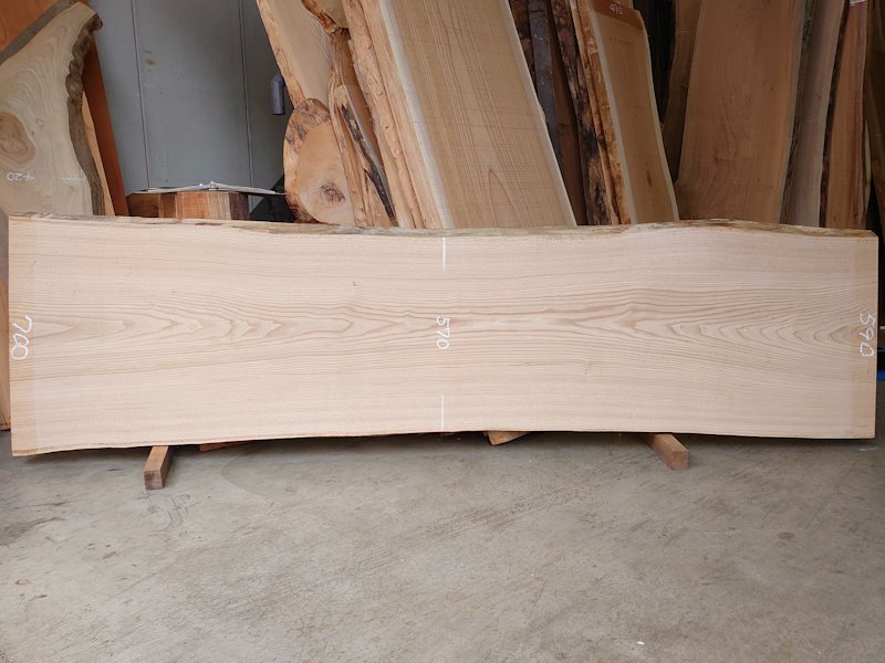 ＫU-１５２　栗クリ　国産　天然耳付き板　２５００×７００　天然乾燥材