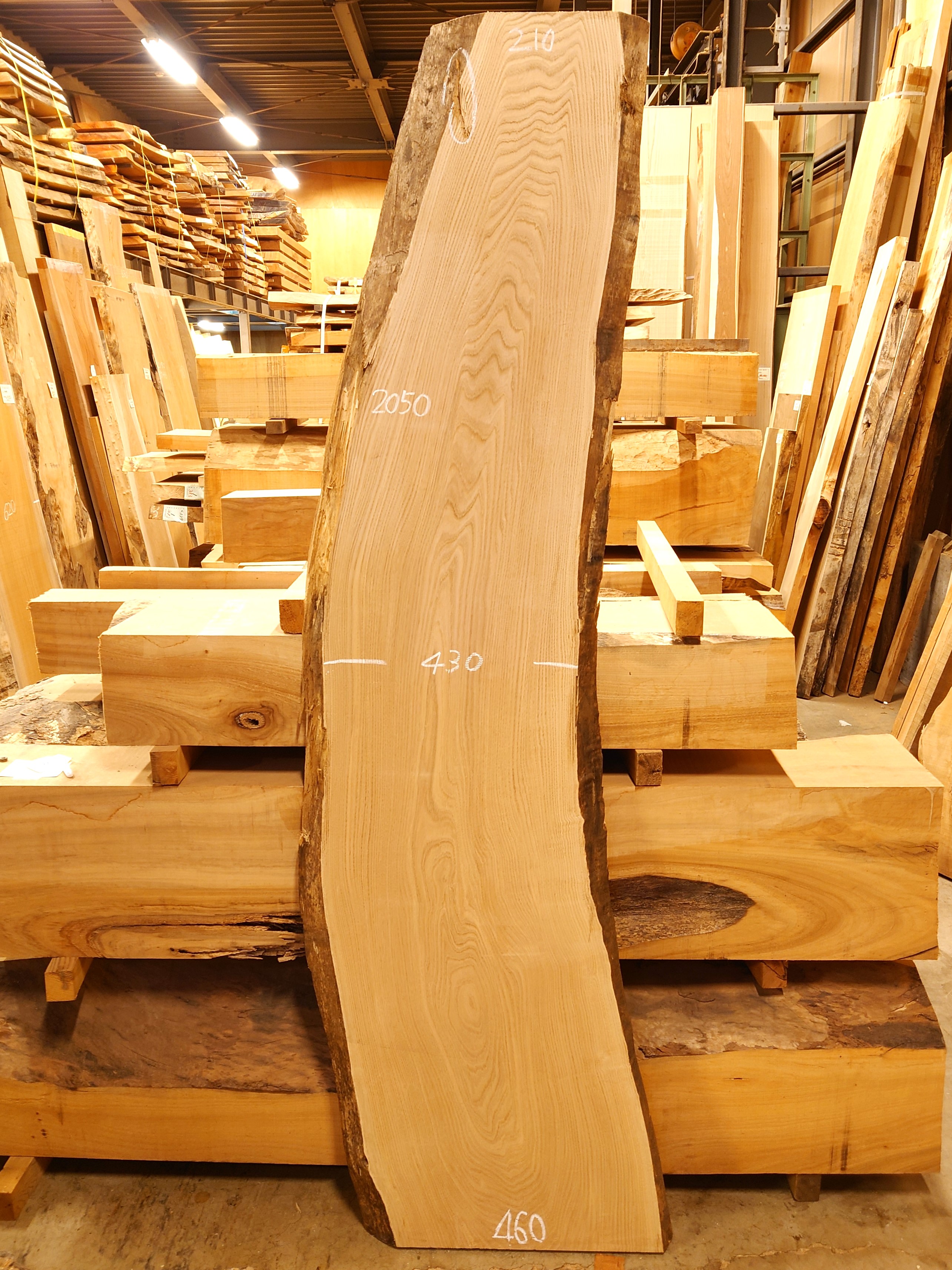 ＫU-１６３　栗クリ　国産　天然耳付き板　２０５０×５００【天然乾燥材】【電気カンナ加工済】