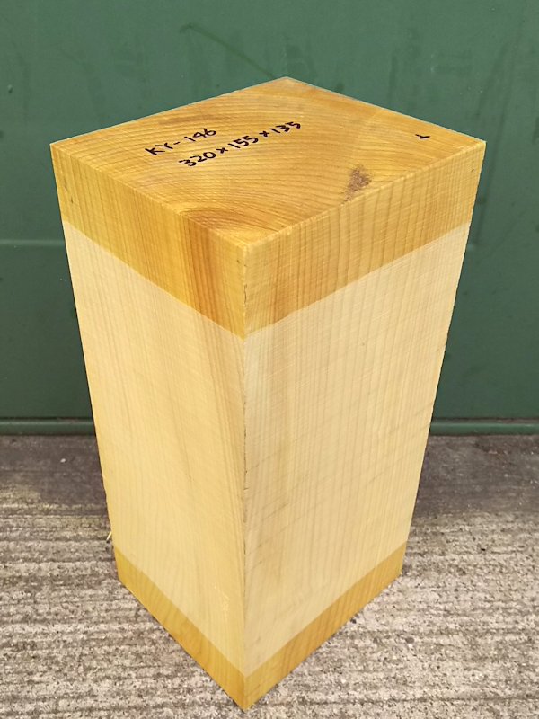 ＫY-１４６　榧カヤかや　国産　彫刻用材　３２０×１５５×１３５　乾燥材