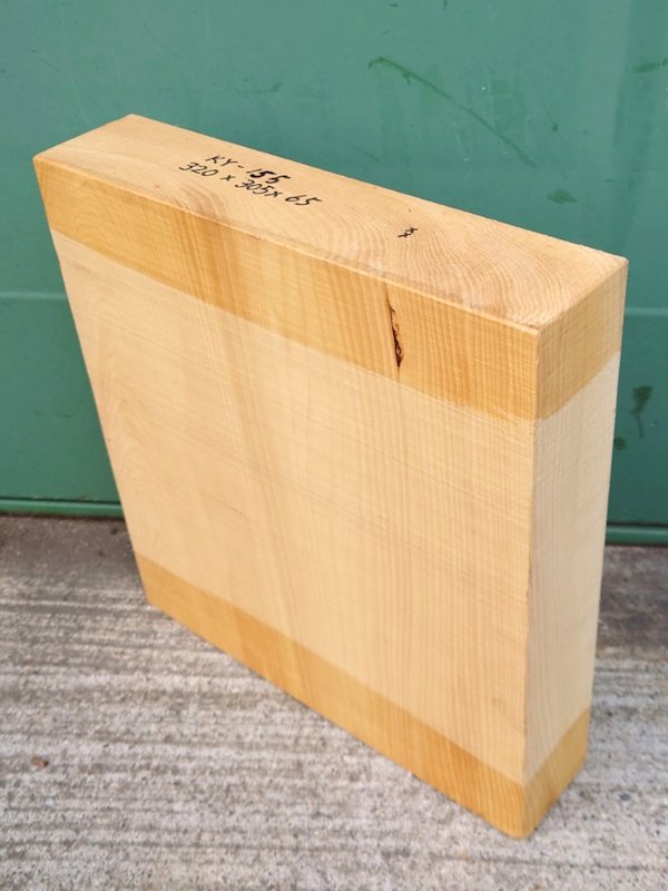 ＫY-１５５　榧カヤかや　国産　彫刻用材　３２０×３０５×６５　乾燥材