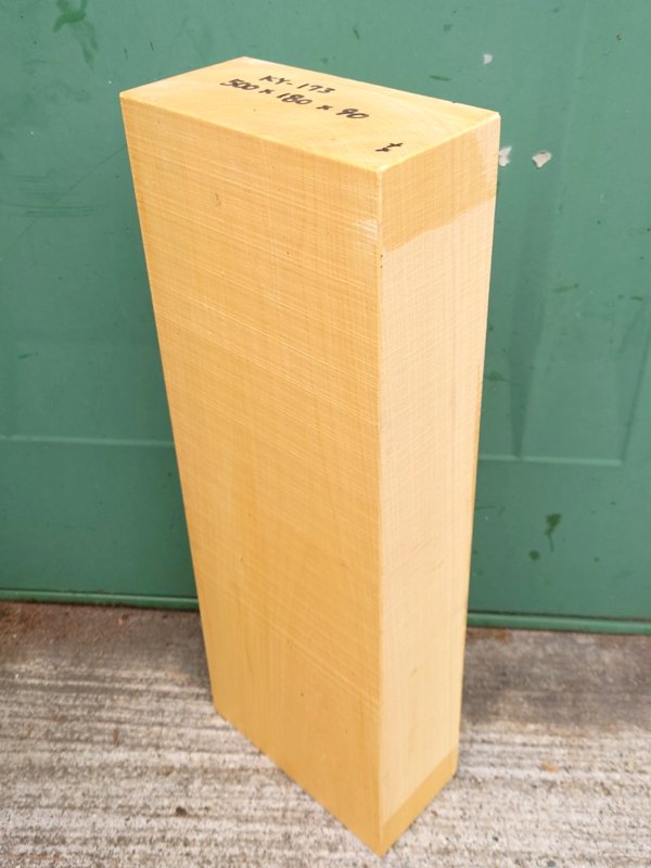 ＫY-１７３　榧カヤかや　国産　彫刻用材　５００×１８０×９０【天然乾燥材】