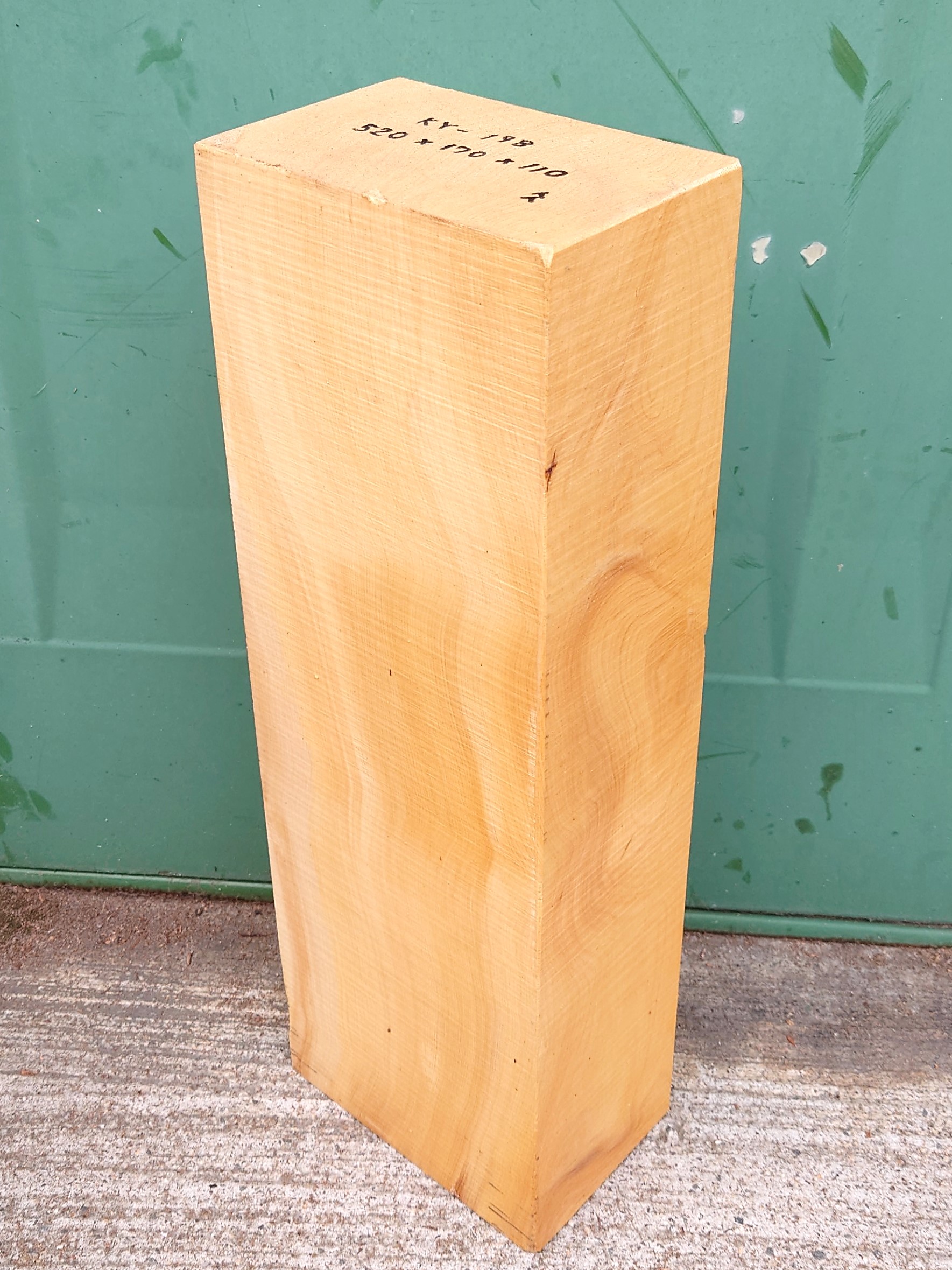 ＫY-１９８　榧カヤかや　国産　彫刻用材　５２０×１７０×１１０【天然乾燥材】