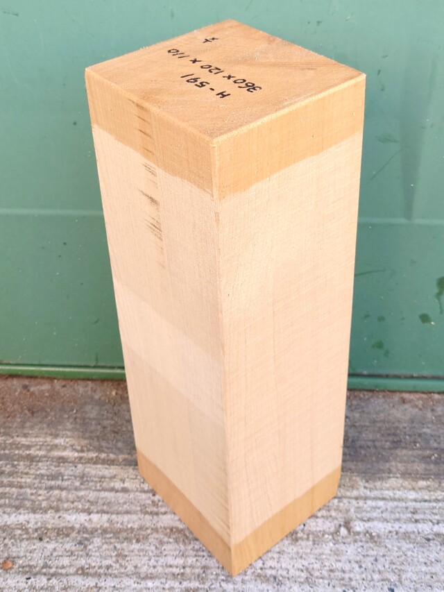 H-591 米桧ベイヒ 檜ヒノキひのき能面 柾目 彫刻用 360×120×110【天然乾燥材】