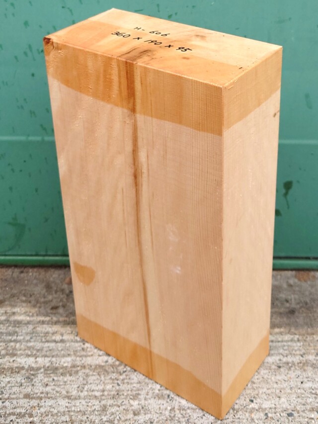 Ｈ-６０６　桧　檜ヒノキひのき能面　柾目　彫刻用　３６０×１９０×９５【天然乾燥材】