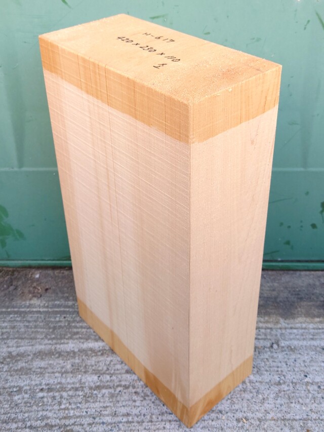 Ｈ-６１７　木曽桧　檜ヒノキひのき　柾目能面　彫刻用　４２０×２３０×１１０【天然乾燥材】