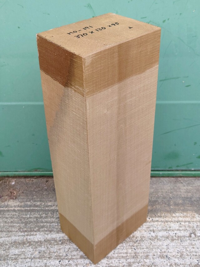 HO-１９１　朴ホウノキほうのき国産　彫刻用材　３７０×１３０×９５【天然乾燥材】