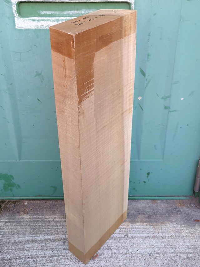 HO-１９５　朴ホウノキほうのき国産　柾目　彫刻用材　７２０×２１０×７０【天然乾燥材】