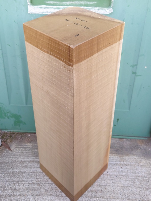 HO-２０１　朴ホウノキほうのき国産　柾目　彫刻用材　７００×２１５×２１５【天然乾燥材】